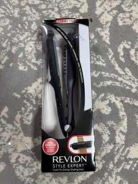 Revlon Style Expert Twist to Crimp Styling Iron NIB